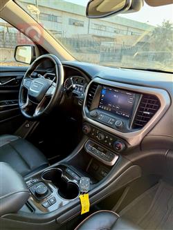 GMC Acadia